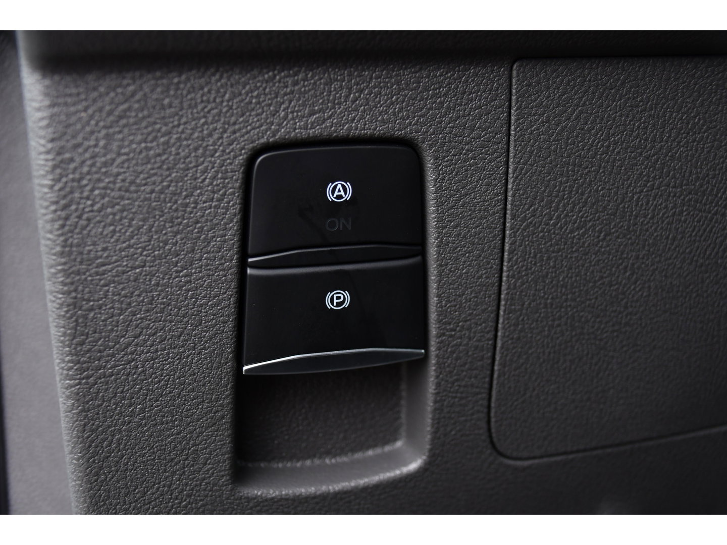 Ford E-Transit 350 L2H2 Trend 68 kWh PB Edition FACE LIFT! Camera, Virtual, Cruise, Carplay, Stoelverwarming, DEMO, Multimedia, Stuurverwarming, Uniek!