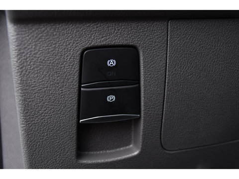 Ford E-Transit 350 L2H2 Trend 68 kWh PB Edition FACE LIFT! Camera, Virtual, Cruise, Carplay, Stoelverwarming, DEMO, Multimedia, Stuurverwarming, Uniek!