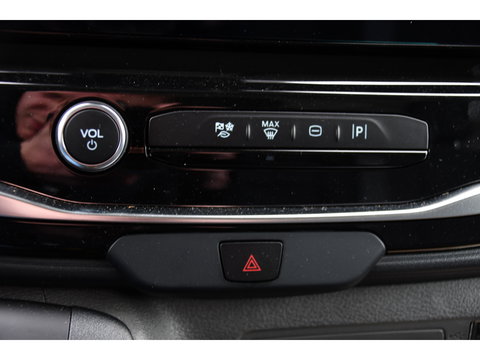 Ford E-Transit 350 L2H2 Trend 68 kWh PB Edition FACE LIFT! Camera, Virtual, Cruise, Carplay, Stoelverwarming, DEMO, Multimedia, Stuurverwarming, Uniek!
