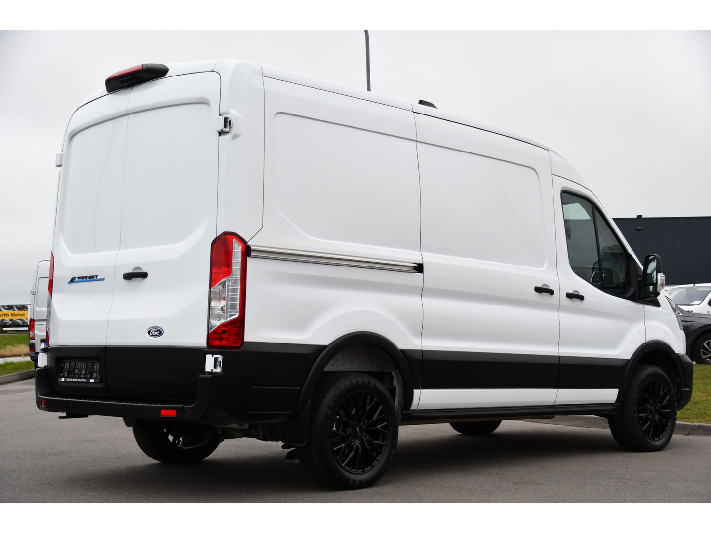 Ford E-Transit 350 L2H2 Trend 68 kWh PB Edition FACE LIFT! Camera, Virtual, Cruise, Carplay, Stoelverwarming, DEMO, Multimedia, Stuurverwarming, Uniek!
