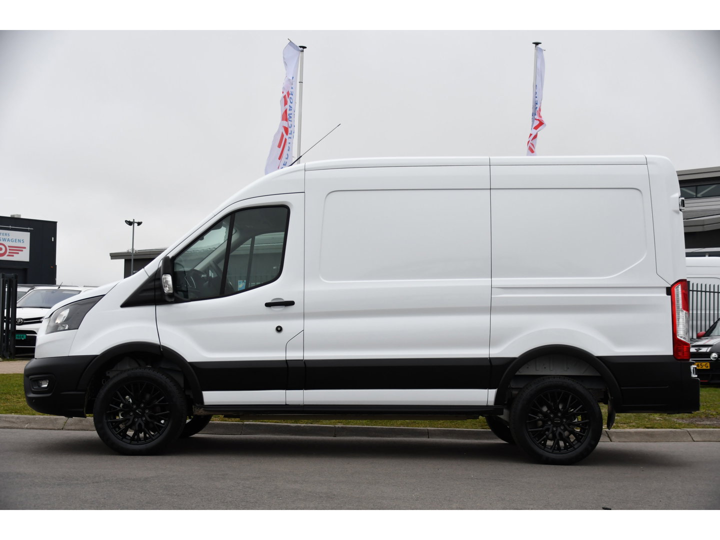 Ford E-Transit 350 L2H2 Trend 68 kWh PB Edition FACE LIFT! Camera, Virtual, Cruise, Carplay, Stoelverwarming, DEMO, Multimedia, Stuurverwarming, Uniek!