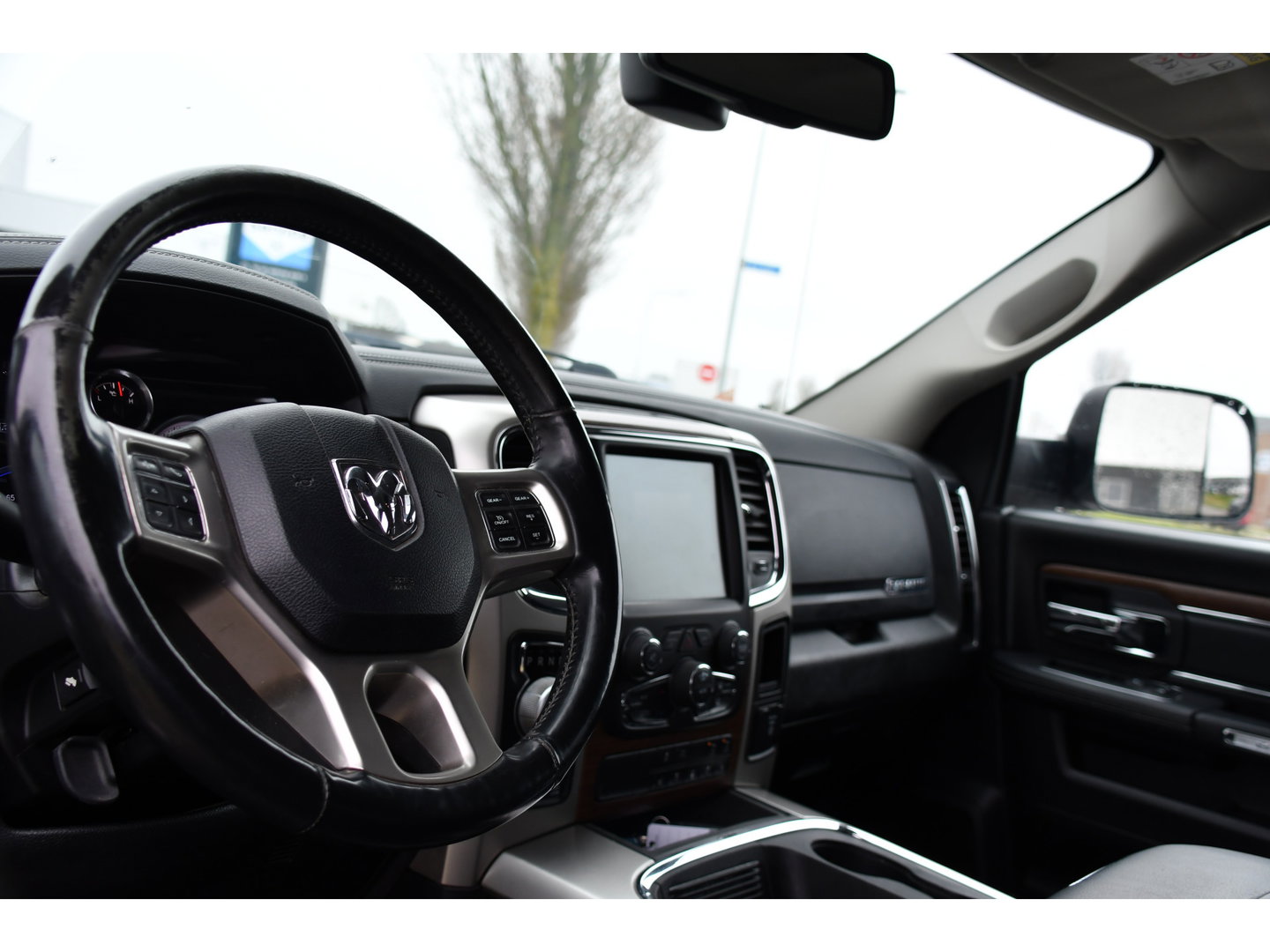 Dodge Ram 1500 3.0 TD 4x4 Crew Cab 5'7 Laramie Camera, Cruise, Carplay, Leder, LED, Stoelverwarming, 3500kg Trekhaak, Multimedia, PANO, Stuurverwarming, Uniek!