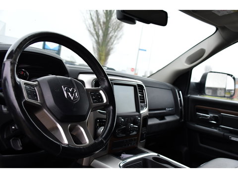 Dodge Ram 1500 3.0 TD 4x4 Crew Cab 5'7 Laramie Camera, Cruise, Carplay, Leder, LED, Stoelverwarming, 3500kg Trekhaak, Multimedia, PANO, Stuurverwarming, Uniek!