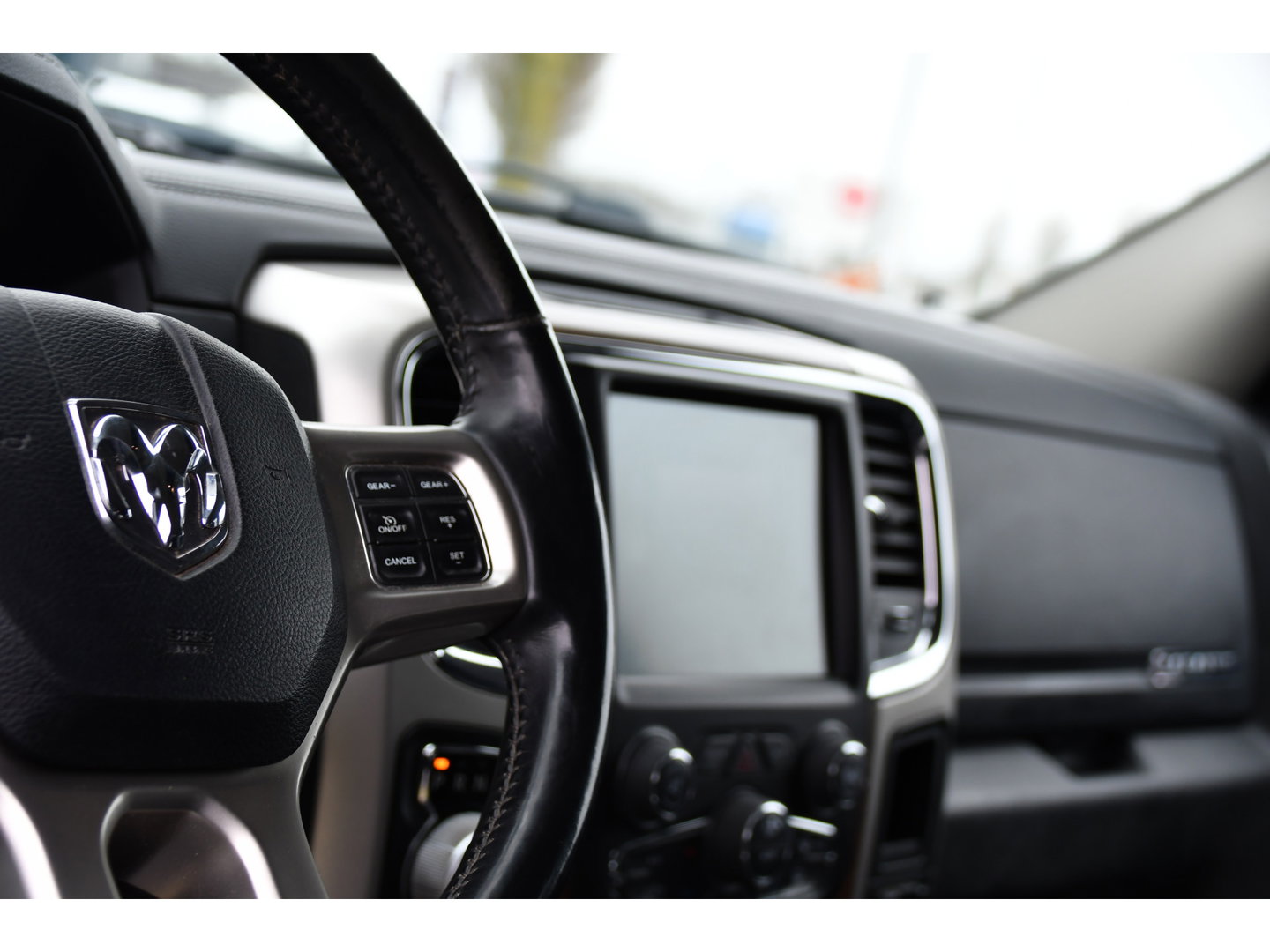 Dodge Ram 1500 3.0 TD 4x4 Crew Cab 5'7 Laramie Camera, Cruise, Carplay, Leder, LED, Stoelverwarming, 3500kg Trekhaak, Multimedia, PANO, Stuurverwarming, Uniek!