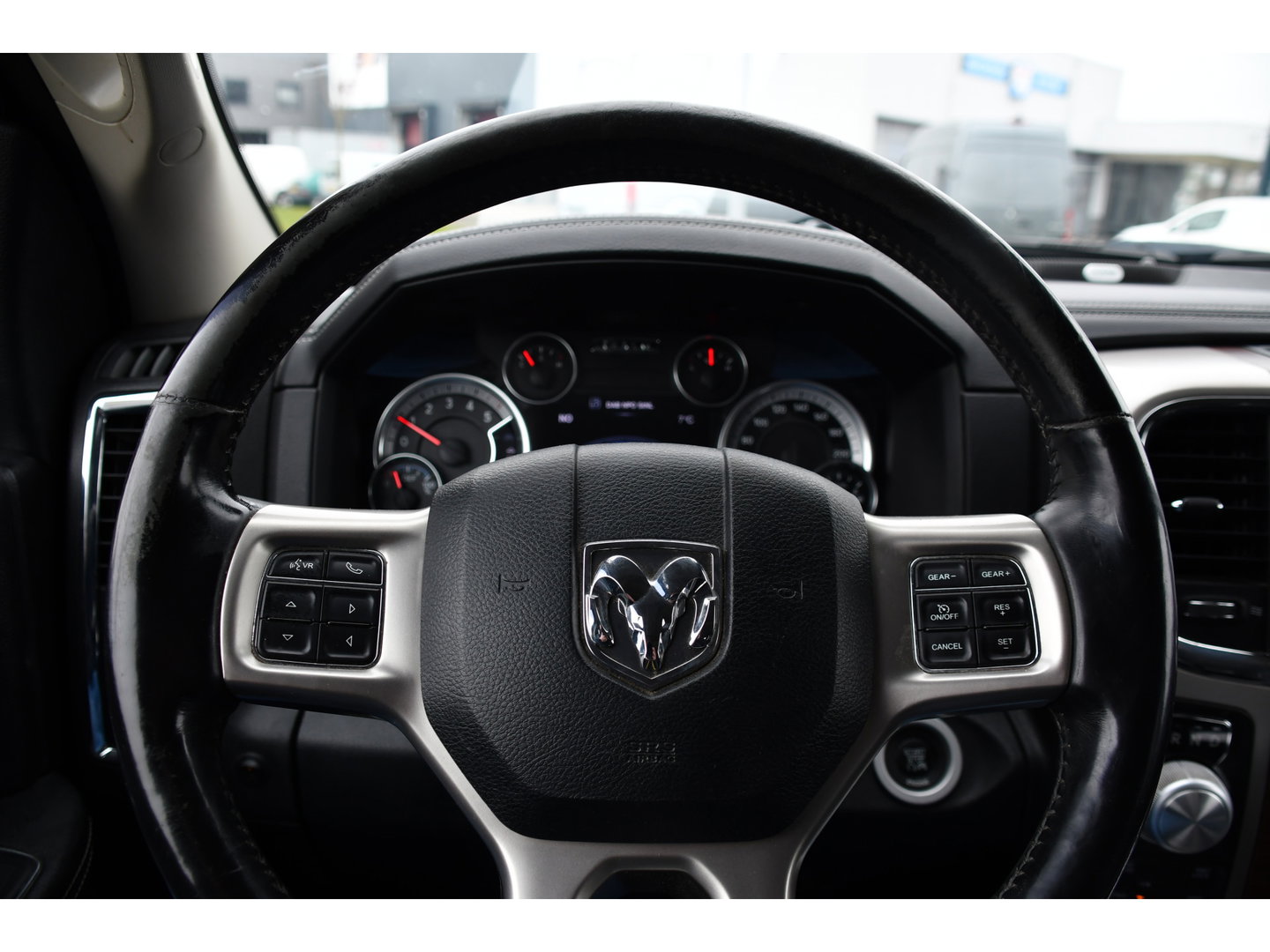 Dodge Ram 1500 3.0 TD 4x4 Crew Cab 5'7 Laramie Camera, Cruise, Carplay, Leder, LED, Stoelverwarming, 3500kg Trekhaak, Multimedia, PANO, Stuurverwarming, Uniek!