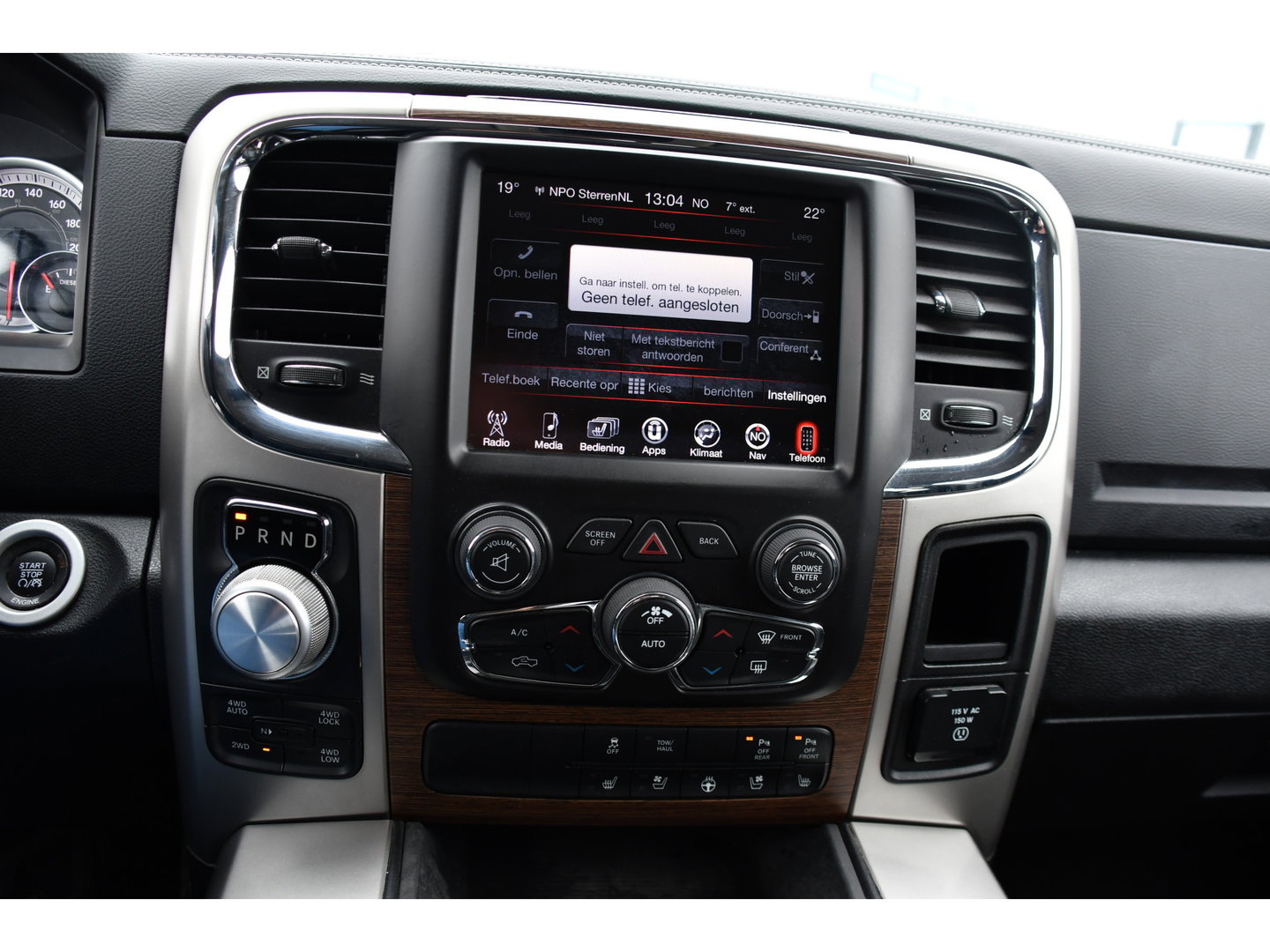 Dodge Ram 1500 3.0 TD 4x4 Crew Cab 5'7 Laramie Camera, Cruise, Carplay, Leder, LED, Stoelverwarming, 3500kg Trekhaak, Multimedia, PANO, Stuurverwarming, Uniek!