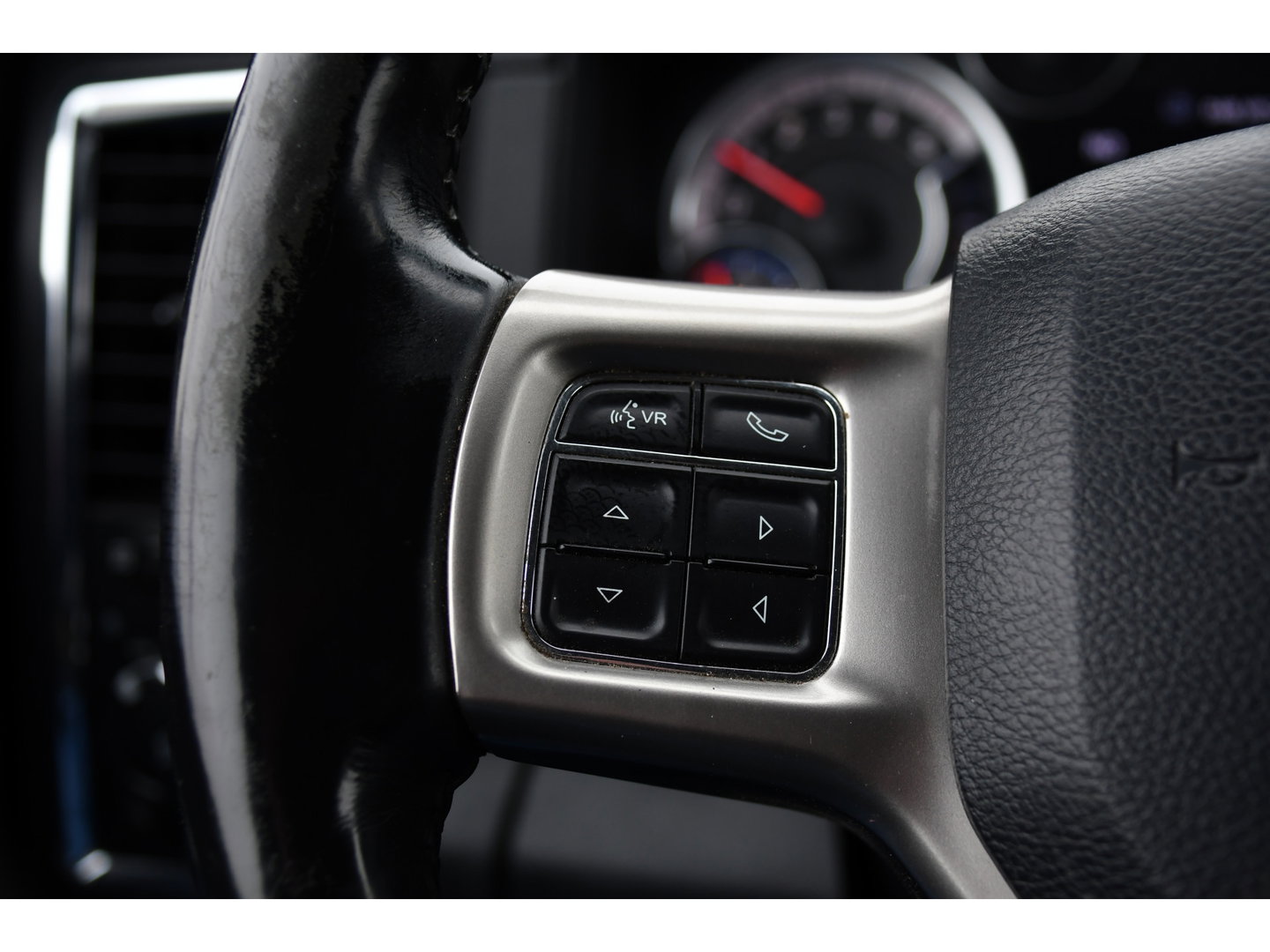 Dodge Ram 1500 3.0 TD 4x4 Crew Cab 5'7 Laramie Camera, Cruise, Carplay, Leder, LED, Stoelverwarming, 3500kg Trekhaak, Multimedia, PANO, Stuurverwarming, Uniek!