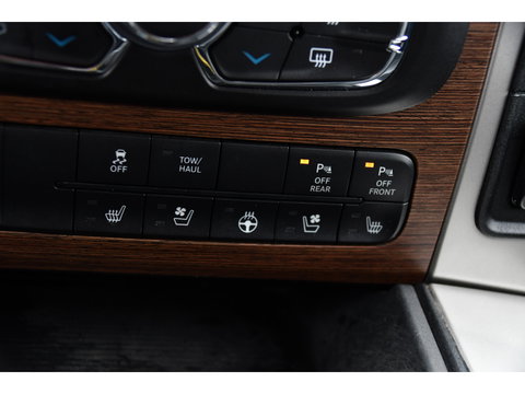 Dodge Ram 1500 3.0 TD 4x4 Crew Cab 5'7 Laramie Camera, Cruise, Carplay, Leder, LED, Stoelverwarming, 3500kg Trekhaak, Multimedia, PANO, Stuurverwarming, Uniek!