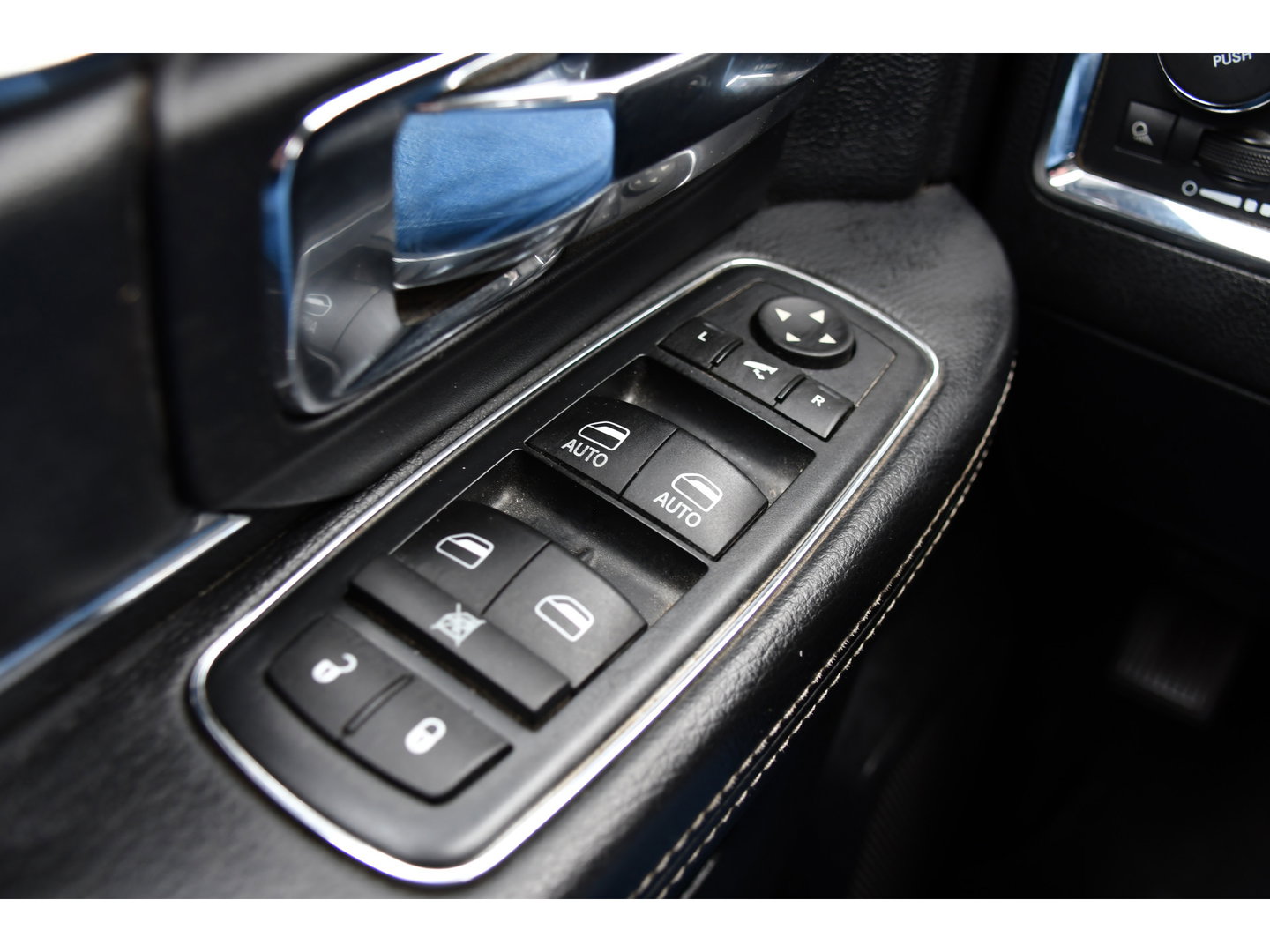 Dodge Ram 1500 3.0 TD 4x4 Crew Cab 5'7 Laramie Camera, Cruise, Carplay, Leder, LED, Stoelverwarming, 3500kg Trekhaak, Multimedia, PANO, Stuurverwarming, Uniek!