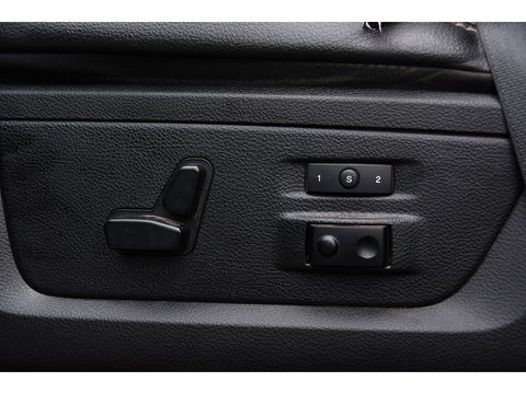 Dodge Ram 1500 3.0 TD 4x4 Crew Cab 5'7 Laramie Camera, Cruise, Carplay, Leder, LED, Stoelverwarming, 3500kg Trekhaak, Multimedia, PANO, Stuurverwarming, Uniek!