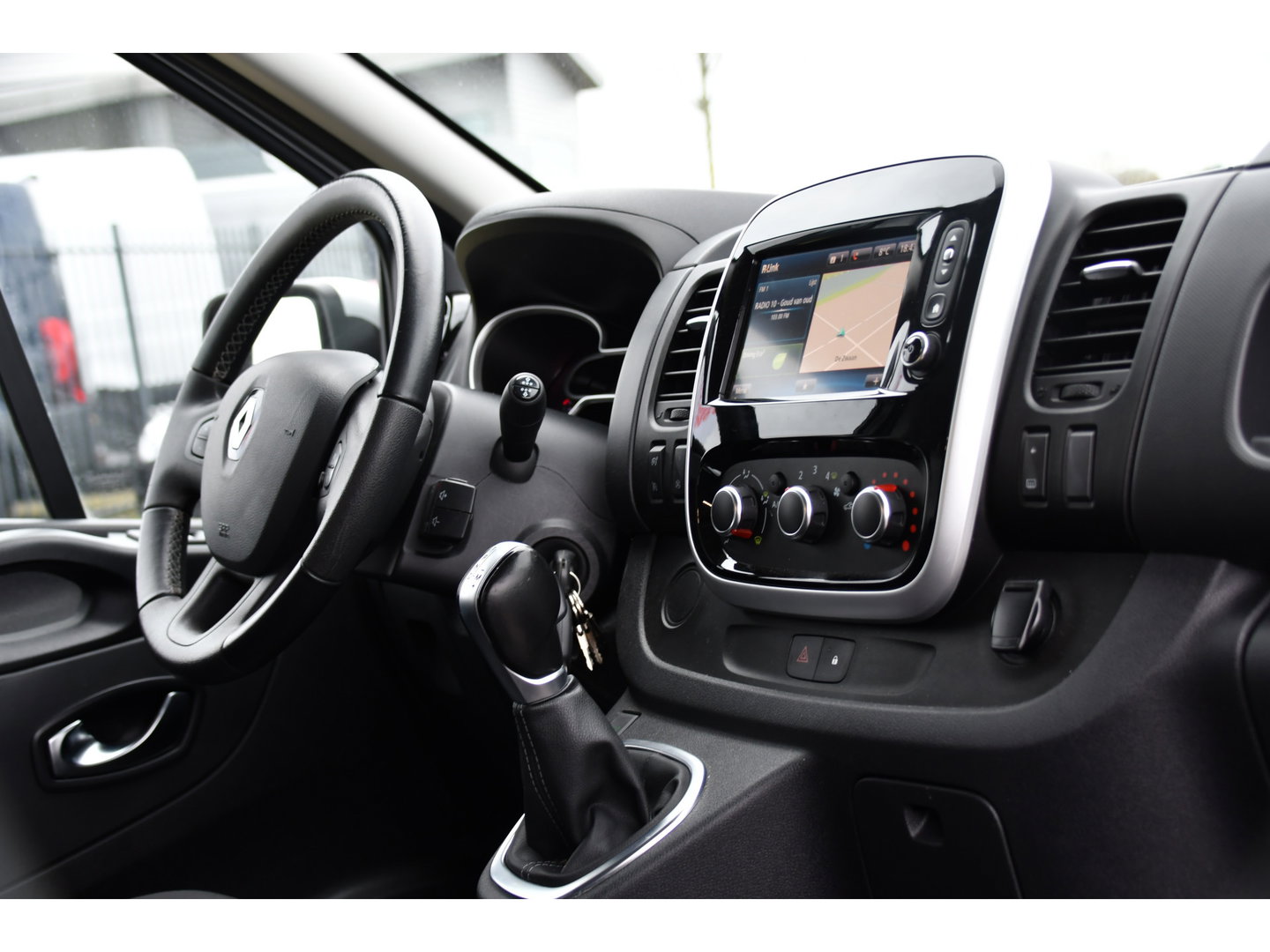 Renault Trafic 2.0 dCi 145 T29 L2H1 Luxe Cruise, Carplay, LED, 145pk, Automaat, Multimedia, Sensoren, Trekhaak, NAVI, Uniek!