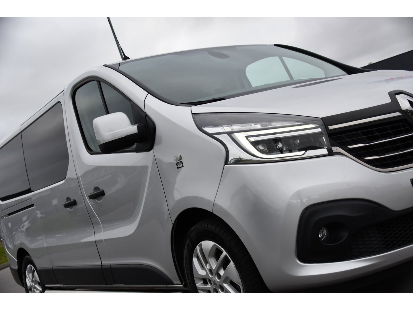 Renault Trafic 2.0 dCi 145 T29 L2H1 Luxe Cruise, Carplay, LED, 145pk, Automaat, Multimedia, Sensoren, Trekhaak, NAVI, Uniek!