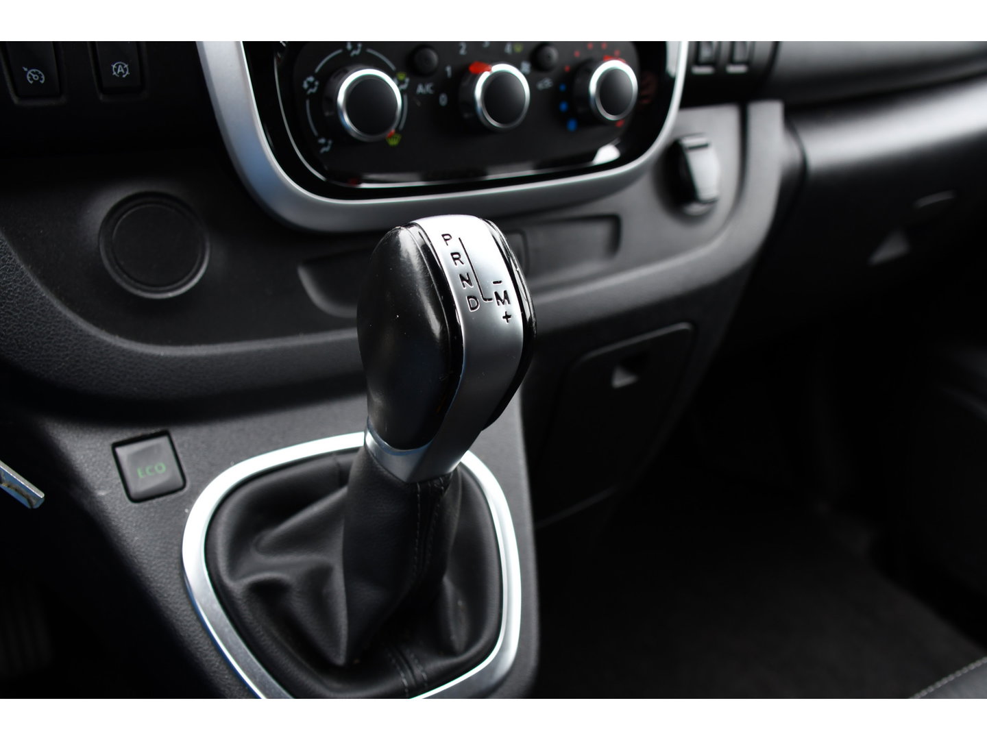 Renault Trafic 2.0 dCi 145 T29 L2H1 Luxe Cruise, Carplay, LED, 145pk, Automaat, Multimedia, Sensoren, Trekhaak, NAVI, Uniek!