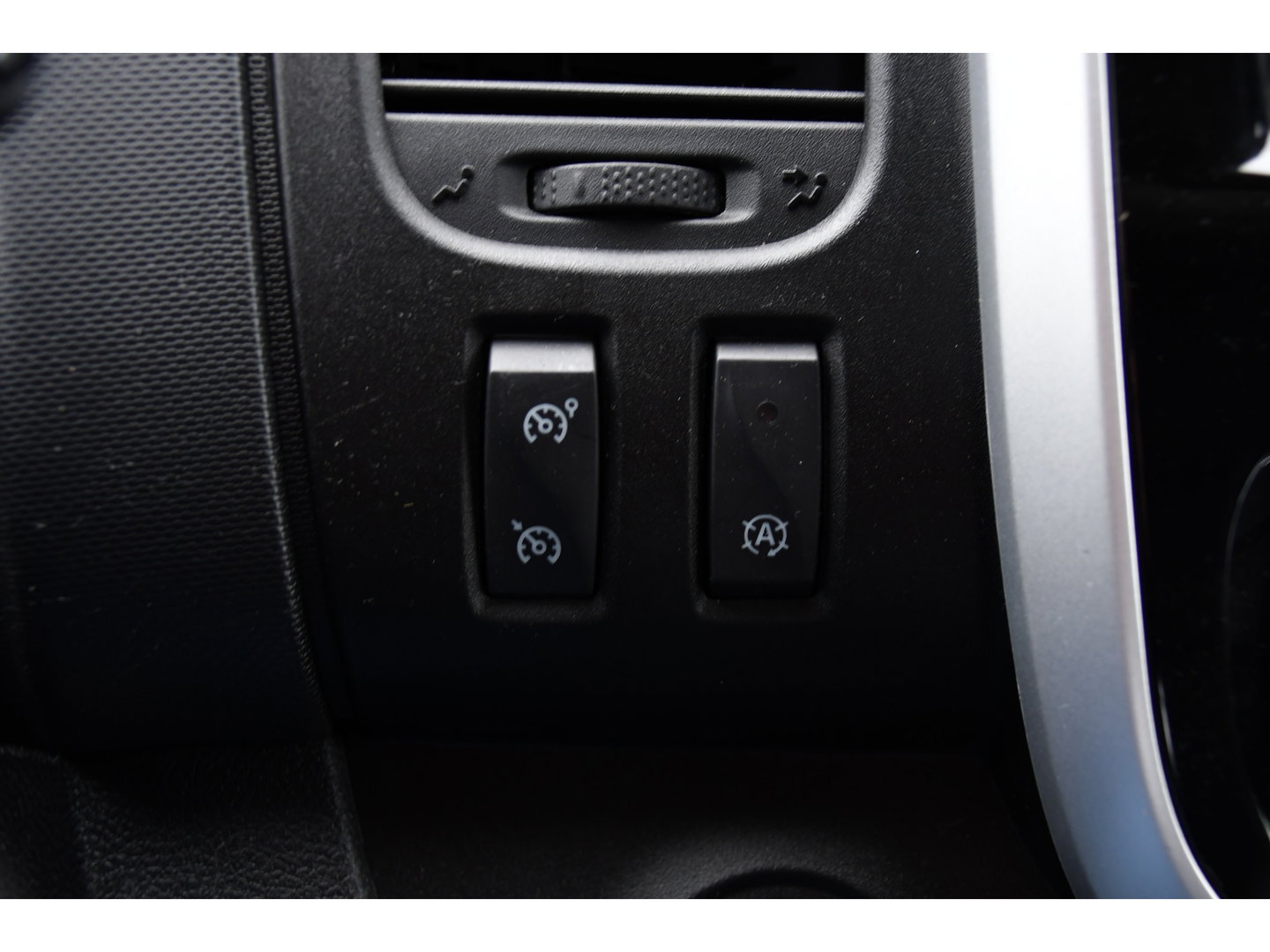 Renault Trafic 2.0 dCi 145 T29 L2H1 Luxe Cruise, Carplay, LED, 145pk, Automaat, Multimedia, Sensoren, Trekhaak, NAVI, Uniek!