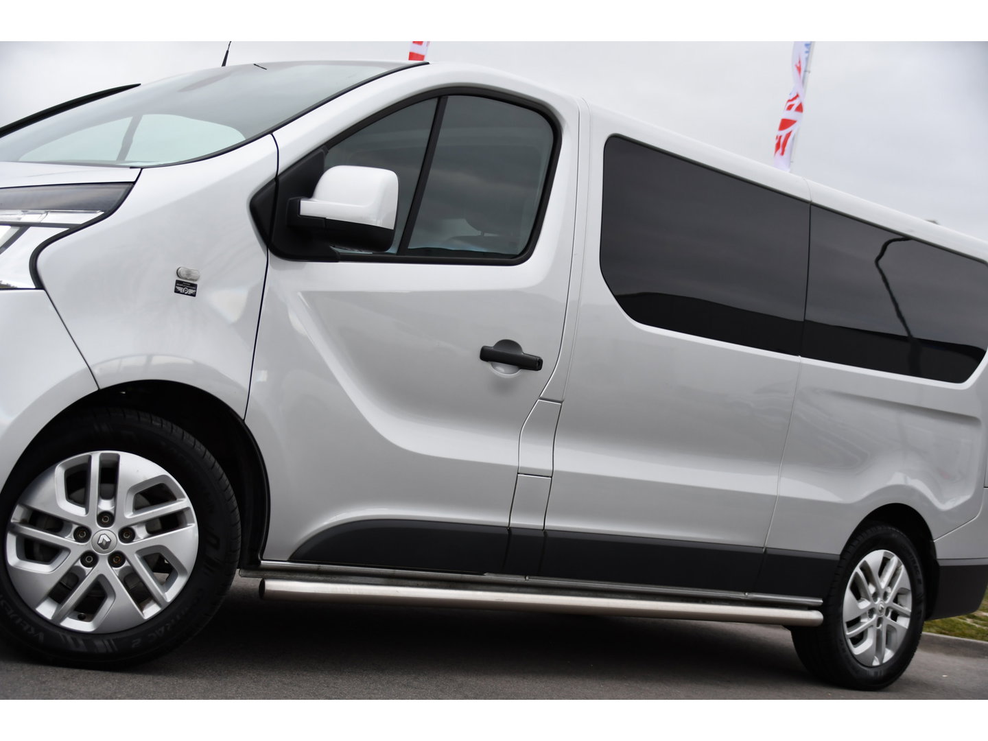 Renault Trafic 2.0 dCi 145 T29 L2H1 Luxe Cruise, Carplay, LED, 145pk, Automaat, Multimedia, Sensoren, Trekhaak, NAVI, Uniek!