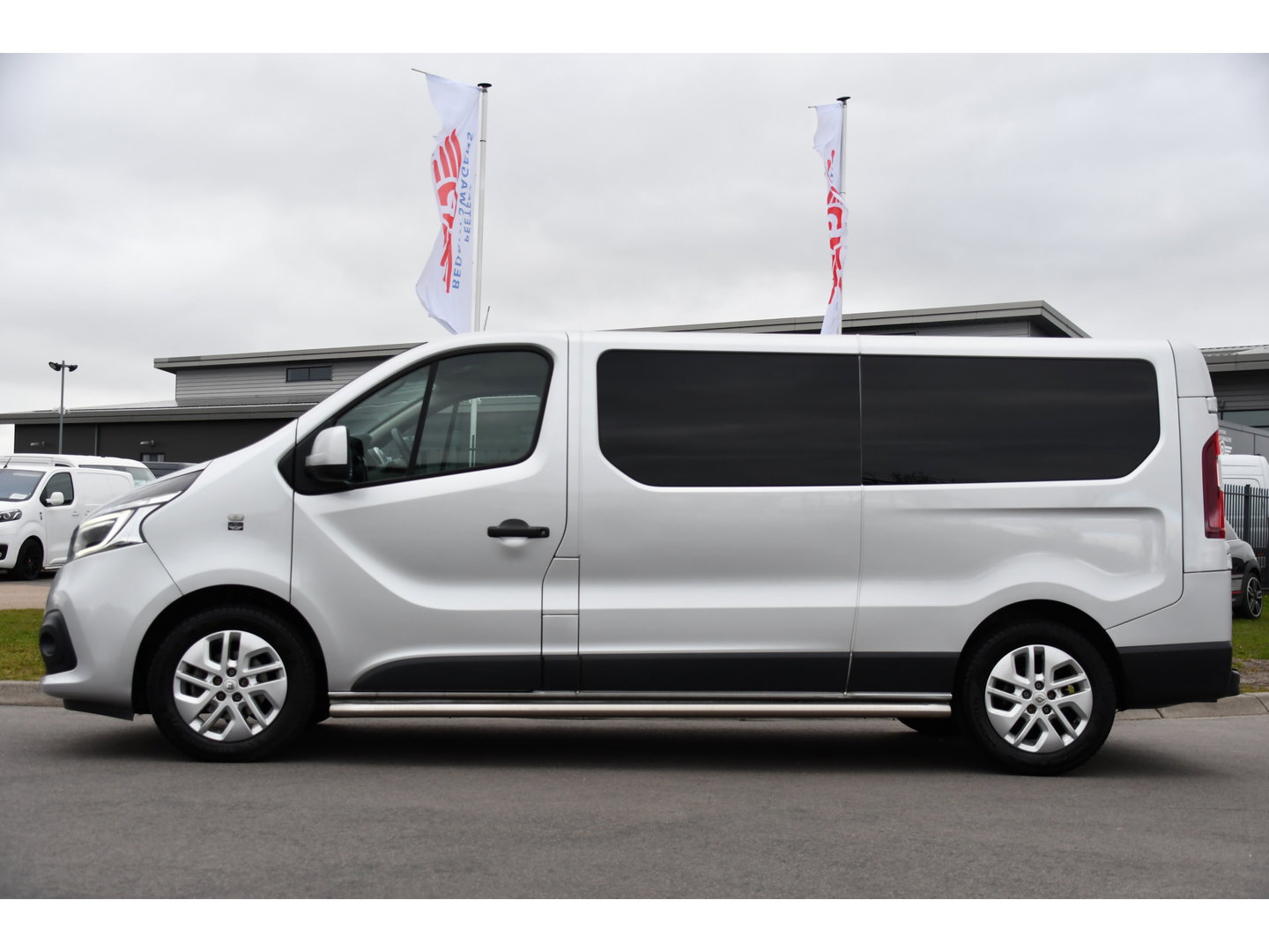 Renault Trafic 2.0 dCi 145 T29 L2H1 Luxe Cruise, Carplay, LED, 145pk, Automaat, Multimedia, Sensoren, Trekhaak, NAVI, Uniek!