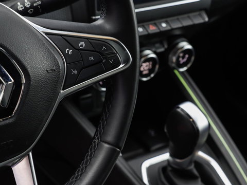 Renault Clio 1.6 E-Tech Hybrid 140 Intens Navigatie Clima PDC