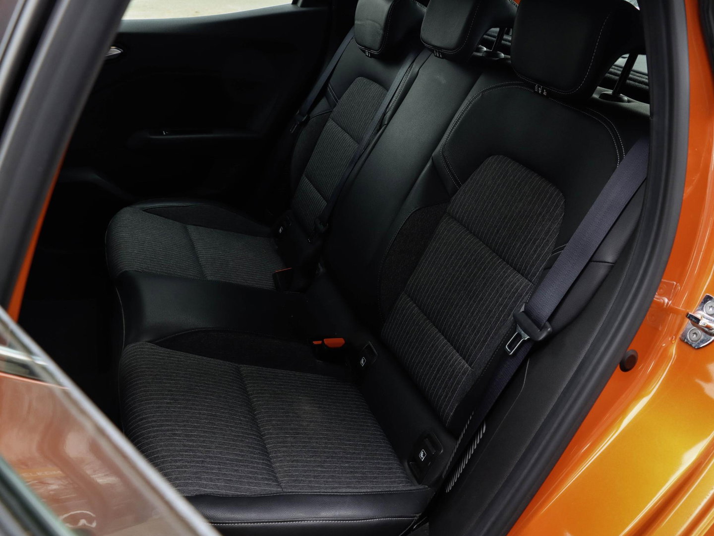 Renault Clio 1.6 E-Tech Hybrid 140 Intens Navigatie Clima PDC