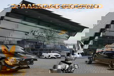 Mercedes-Benz A-Klasse - A250e AMG 218pk Hybrid Panoramadak *SOH 96%* Night pakket Widescreen Sfeerverlichting 19" LMV NLauto