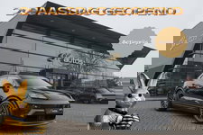 Porsche Macan - 4 388pk 100kWh Panoramadak Luchtvering Bijrijdersdisplay 18-weg Sportstoelen Bose NLauto