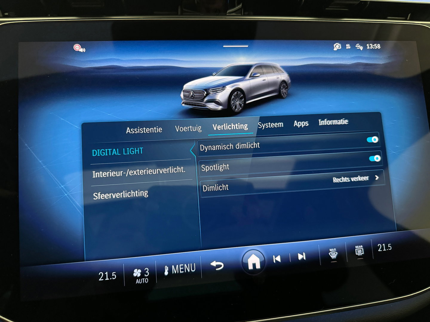 Mercedes-Benz E-Klasse Estate 300 e Luxury Line Pano|Memory