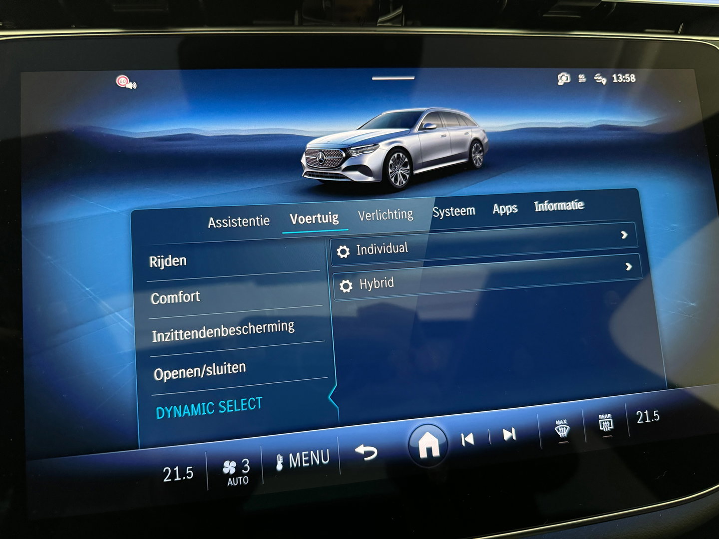 Mercedes-Benz E-Klasse Estate 300 e Luxury Line Pano|Memory