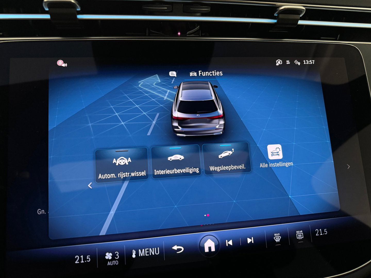 Mercedes-Benz E-Klasse Estate 300 e Luxury Line Pano|Memory