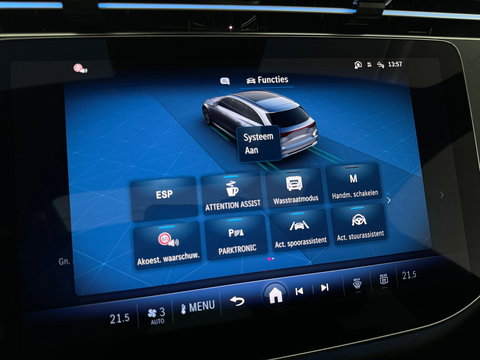 Mercedes-Benz E-Klasse Estate 300 e Luxury Line Pano|Memory