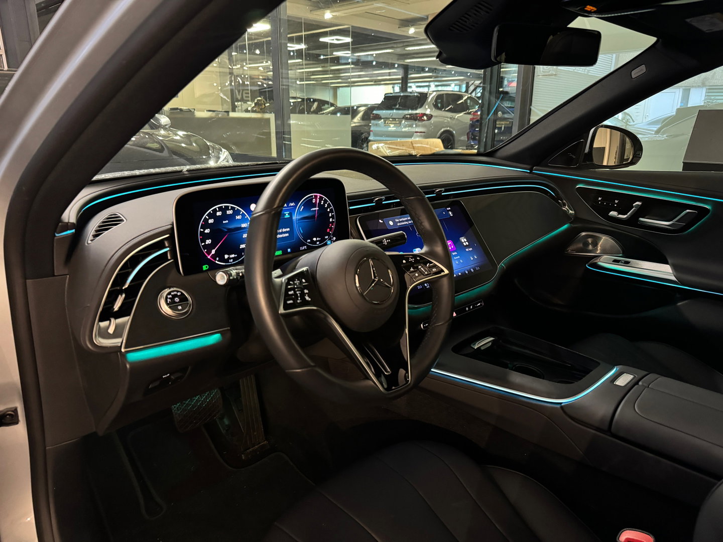 Mercedes-Benz E-Klasse Estate 300 e Luxury Line Pano|Memory