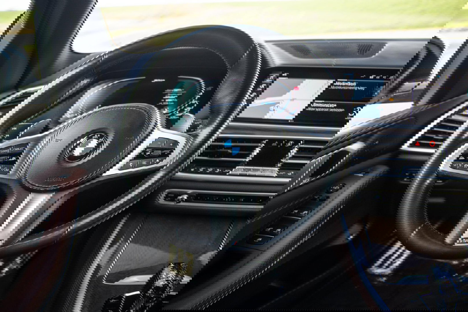 BMW X5 xDrive45e High Executive M PAKKET / BRUIN LEER / DIAMAND POOK / STOEL VERWARMING / CAMERA