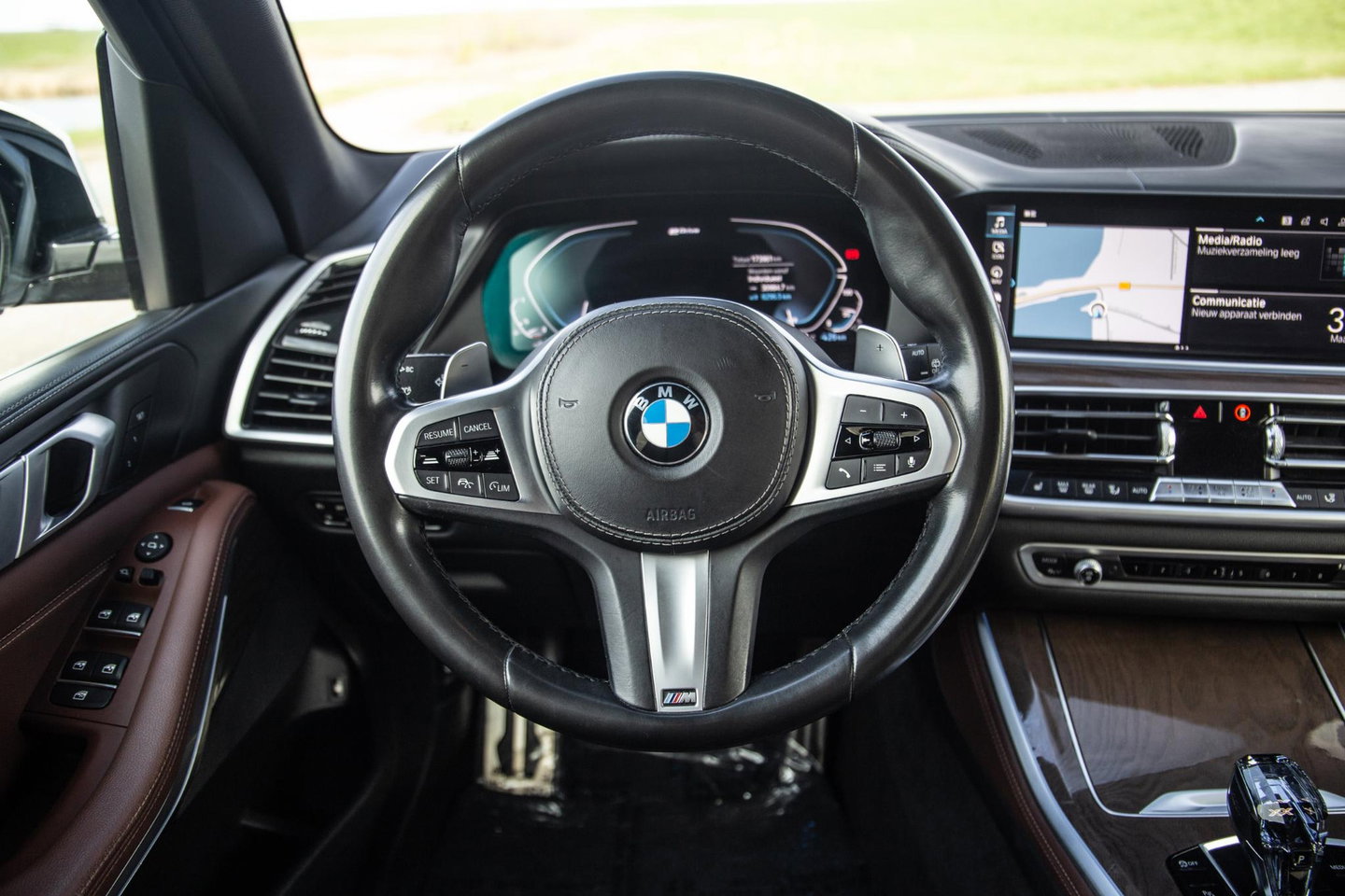 BMW X5 xDrive45e High Executive M PAKKET / BRUIN LEER / DIAMAND POOK / STOEL VERWARMING / CAMERA