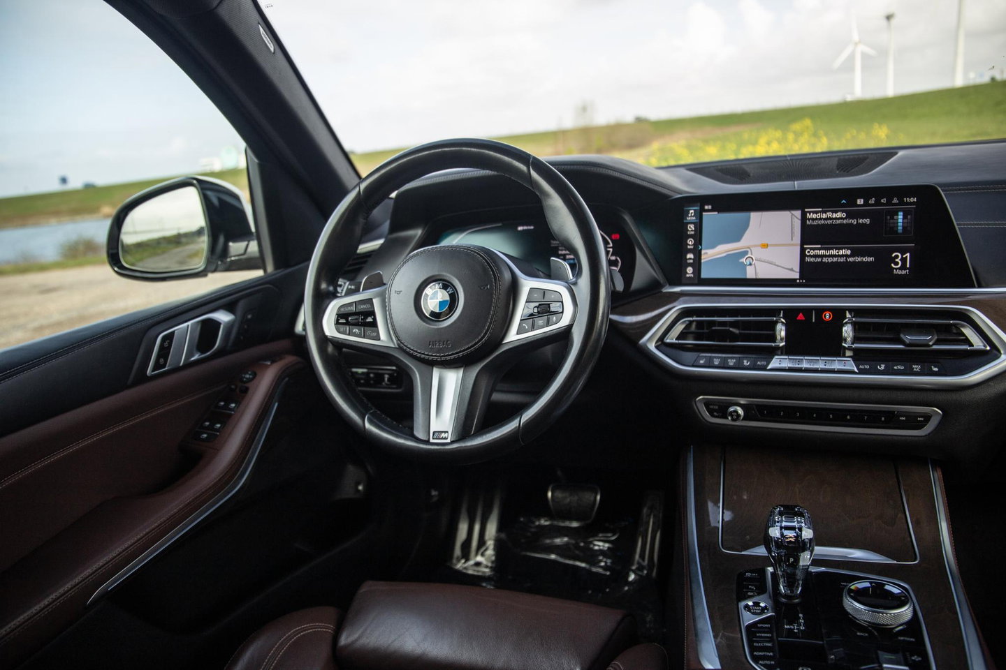 BMW X5 xDrive45e High Executive M PAKKET / BRUIN LEER / DIAMAND POOK / STOEL VERWARMING / CAMERA