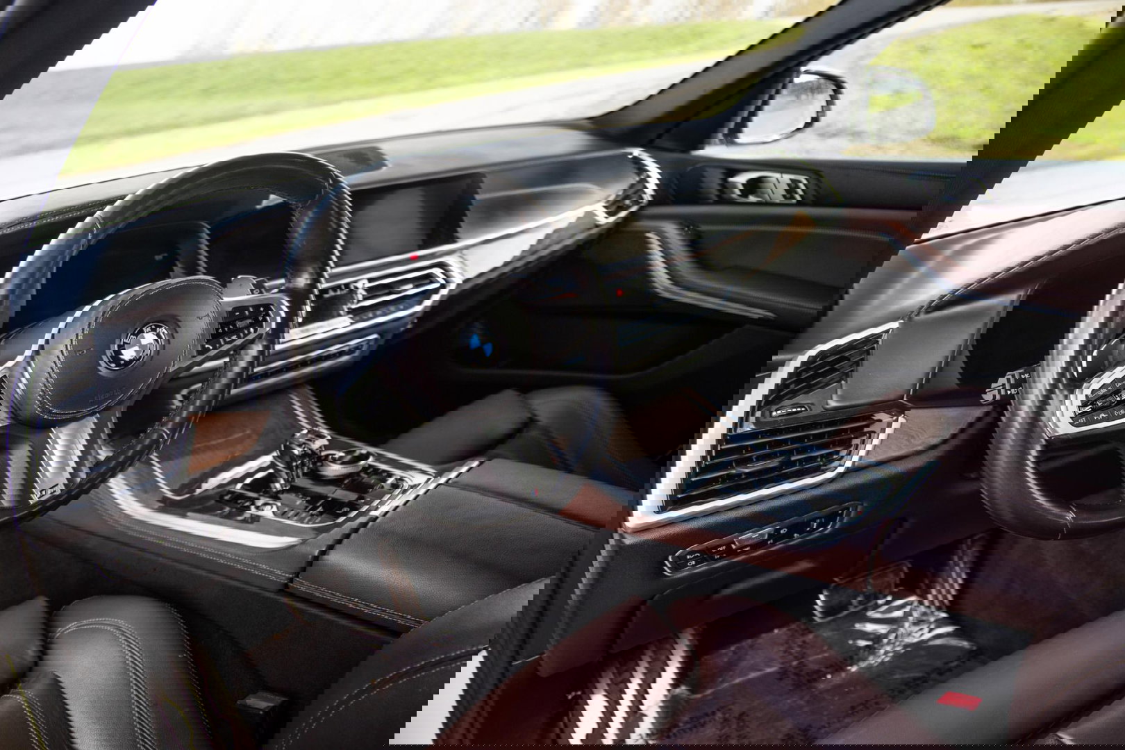 BMW X5 xDrive45e High Executive M PAKKET / BRUIN LEER / DIAMAND POOK / STOEL VERWARMING / CAMERA