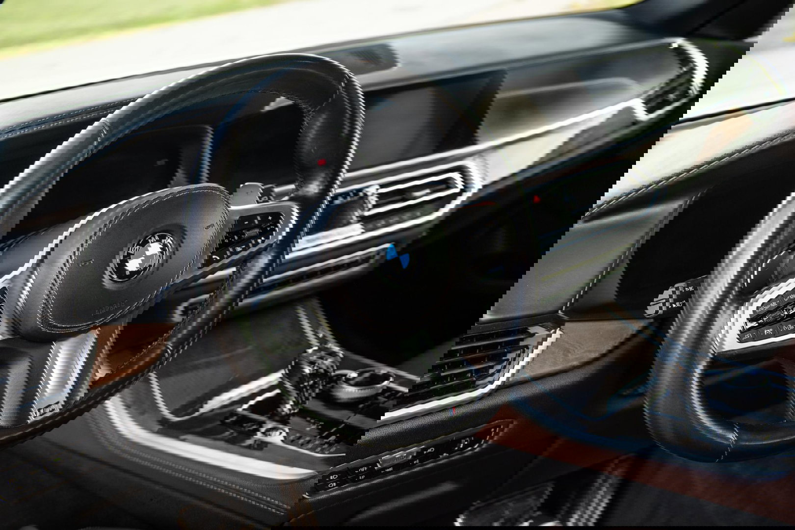 BMW X5 xDrive45e High Executive M PAKKET / BRUIN LEER / DIAMAND POOK / STOEL VERWARMING / CAMERA