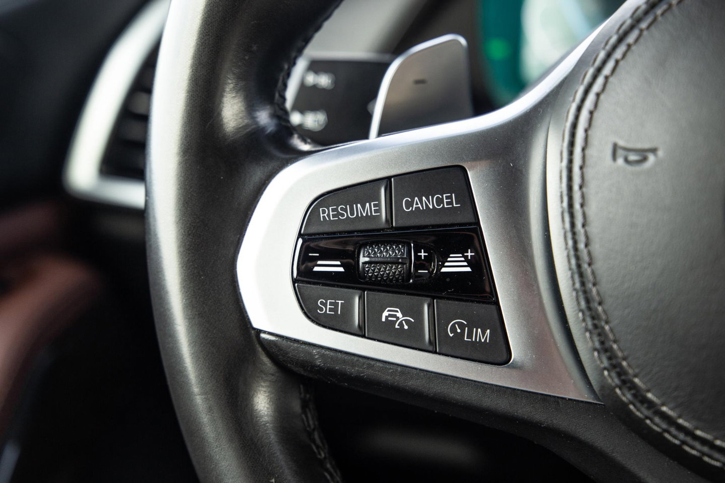 BMW X5 xDrive45e High Executive M PAKKET / BRUIN LEER / DIAMAND POOK / STOEL VERWARMING / CAMERA