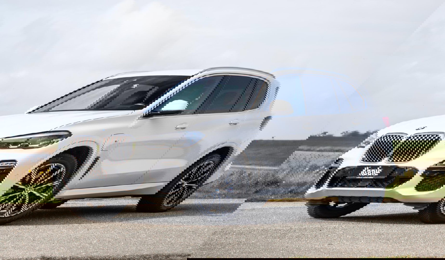 BMW X5 xDrive45e High Executive M PAKKET / BRUIN LEER / DIAMAND POOK / STOEL VERWARMING / CAMERA