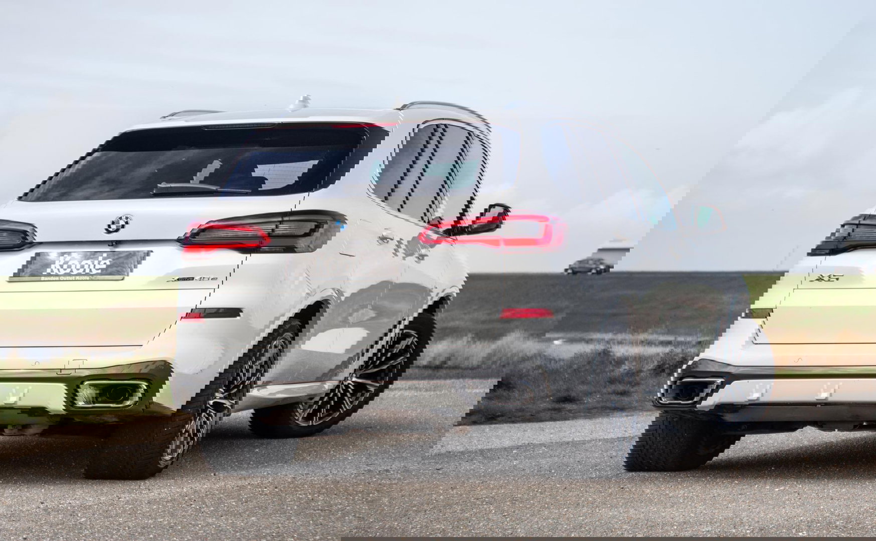 BMW X5 xDrive45e High Executive M PAKKET / BRUIN LEER / DIAMAND POOK / STOEL VERWARMING / CAMERA