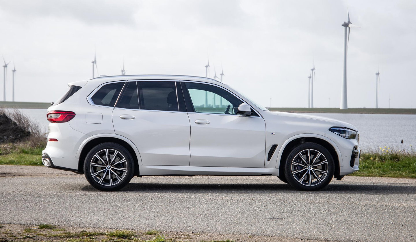 BMW X5 xDrive45e High Executive M PAKKET / BRUIN LEER / DIAMAND POOK / STOEL VERWARMING / CAMERA