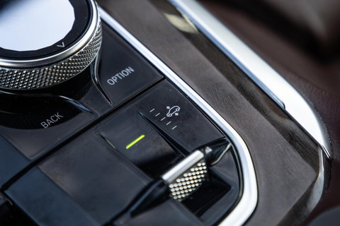 BMW X5 xDrive45e High Executive M PAKKET / BRUIN LEER / DIAMAND POOK / STOEL VERWARMING / CAMERA