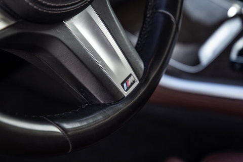 BMW X5 xDrive45e High Executive M PAKKET / BRUIN LEER / DIAMAND POOK / STOEL VERWARMING / CAMERA