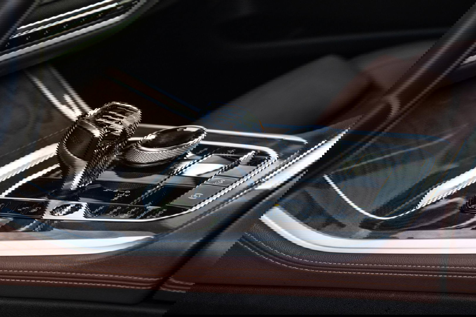 BMW X5 xDrive45e High Executive M PAKKET / BRUIN LEER / DIAMAND POOK / STOEL VERWARMING / CAMERA