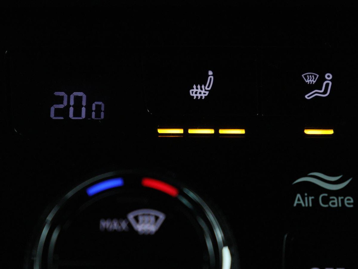 Škoda Karoq 1.5 TSI Sportline | Panoramadak | Stoelverwarming | Adaptive cruise | Camera | Sportstoelen | Virtual Cockpit | Navigatie | Sfeerverlichting | Full LED | 18'' | Keyless | Climate control