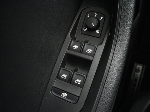 Škoda Karoq 1.5 TSI Sportline | Panoramadak | Stoelverwarming | Adaptive cruise | Camera | Sportstoelen | Virtual Cockpit | Navigatie | Sfeerverlichting | Full LED | 18'' | Keyless | Climate control