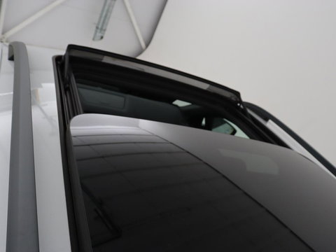 Škoda Karoq 1.5 TSI Sportline | Panoramadak | Stoelverwarming | Adaptive cruise | Camera | Sportstoelen | Virtual Cockpit | Navigatie | Sfeerverlichting | Full LED | 18'' | Keyless | Climate control
