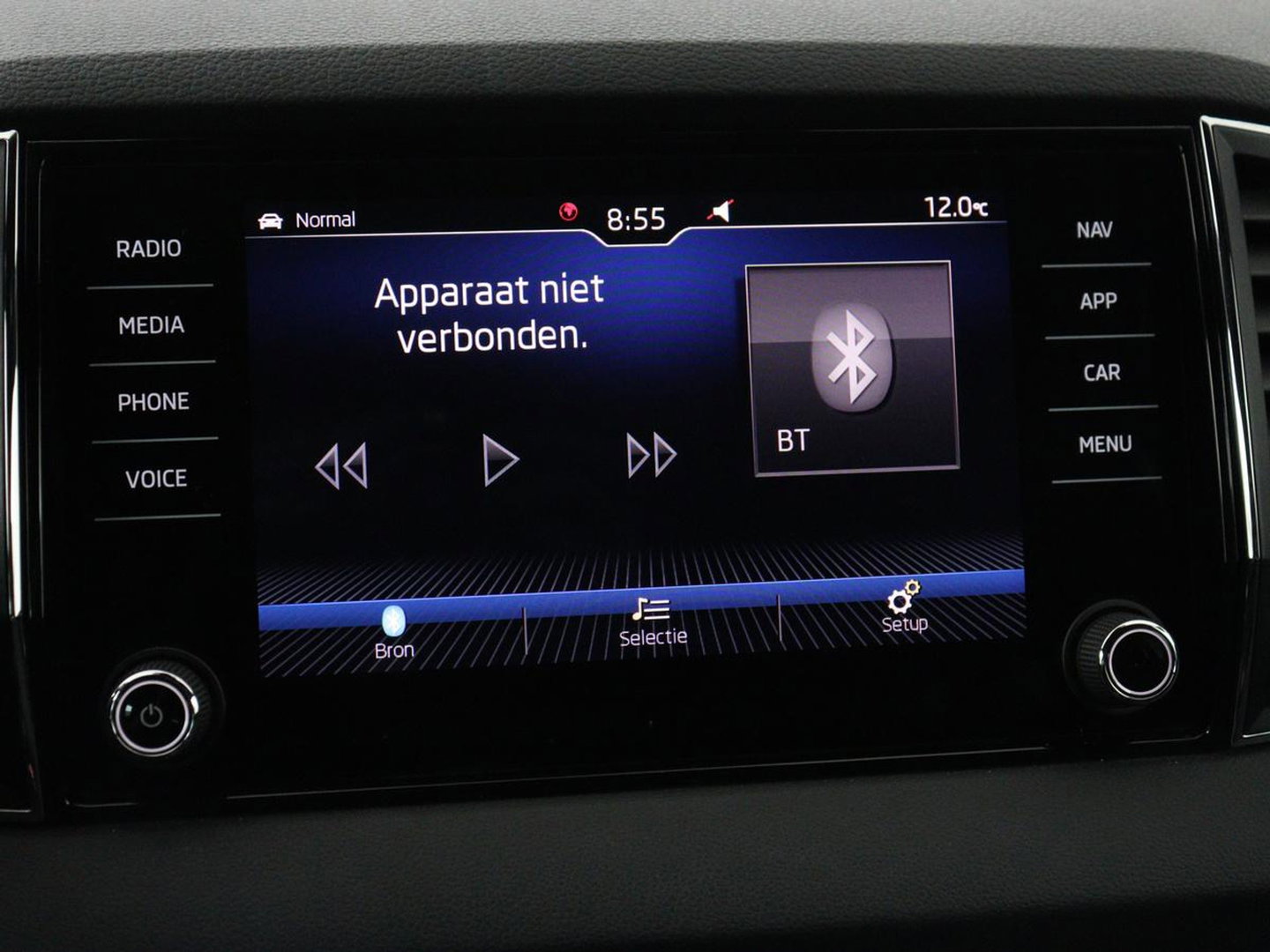 Škoda Karoq 1.5 TSI Sportline | Panoramadak | Stoelverwarming | Adaptive cruise | Camera | Sportstoelen | Virtual Cockpit | Navigatie | Sfeerverlichting | Full LED | 18'' | Keyless | Climate control