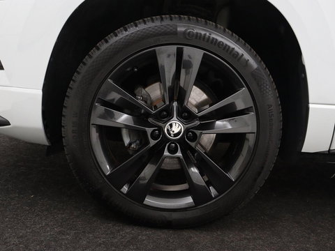 Škoda Karoq 1.5 TSI Sportline | Panoramadak | Stoelverwarming | Adaptive cruise | Camera | Sportstoelen | Virtual Cockpit | Navigatie | Sfeerverlichting | Full LED | 18'' | Keyless | Climate control