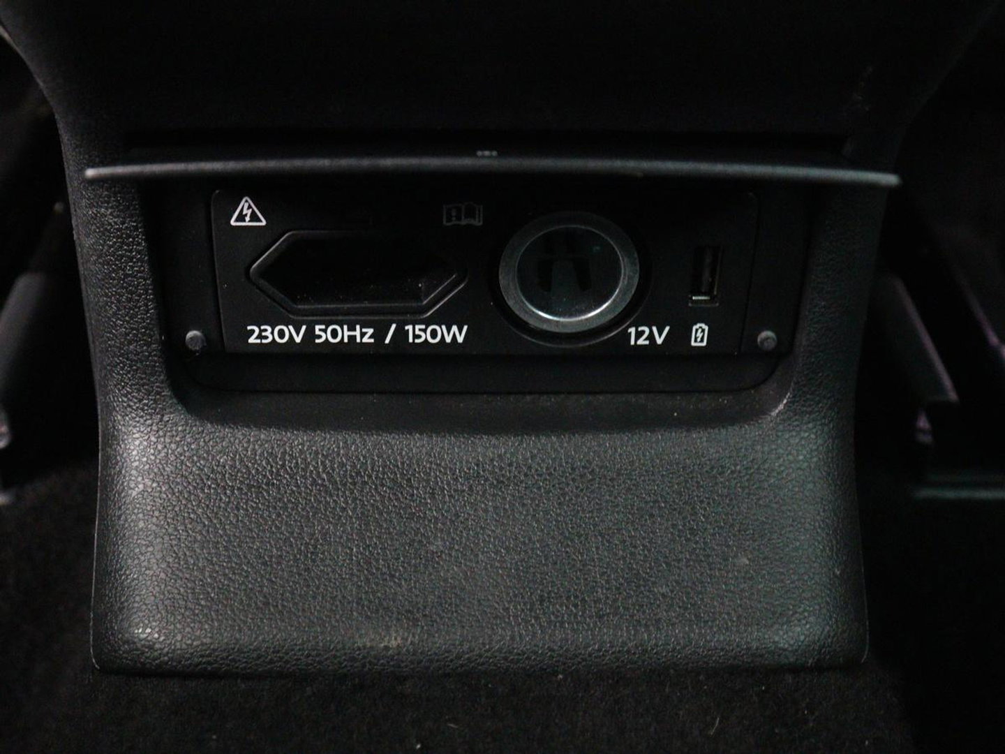 Škoda Karoq 1.5 TSI Sportline | Panoramadak | Stoelverwarming | Adaptive cruise | Camera | Sportstoelen | Virtual Cockpit | Navigatie | Sfeerverlichting | Full LED | 18'' | Keyless | Climate control