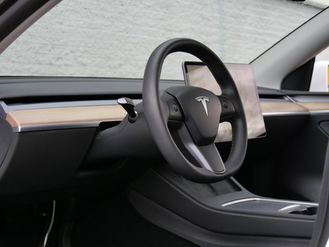 Tesla Model Y 75kWh AWD LONG RANGE/ ELEKT. KLEP/ PREMIUM AUDIO/ SOH 93%