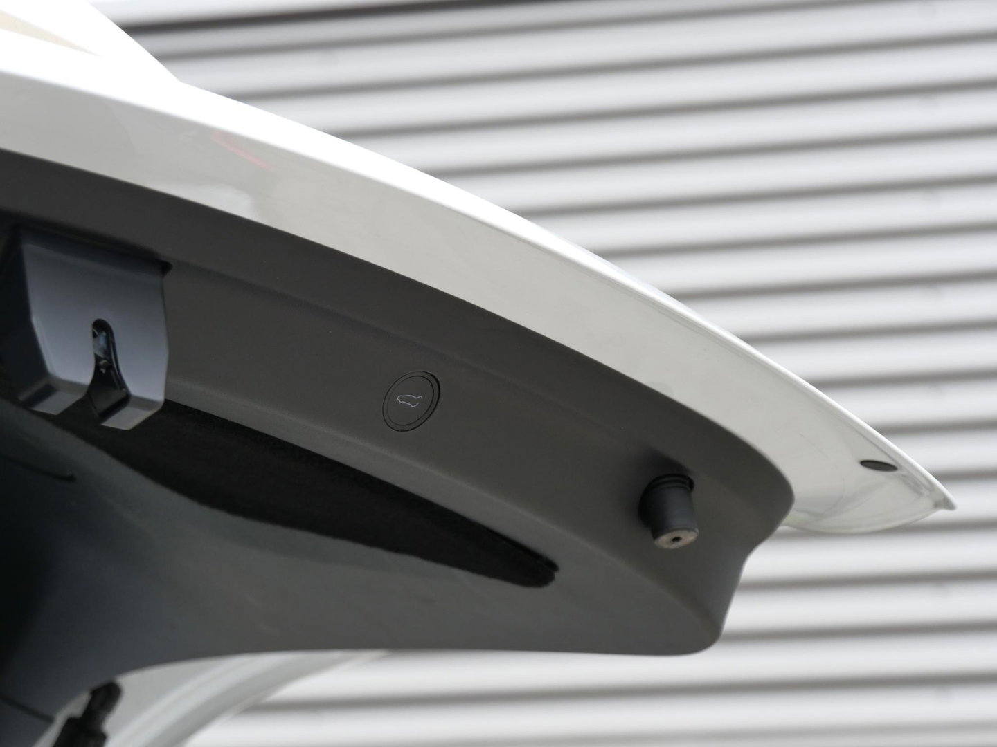 Tesla Model Y 75kWh AWD LONG RANGE/ ELEKT. KLEP/ PREMIUM AUDIO/ SOH 93%