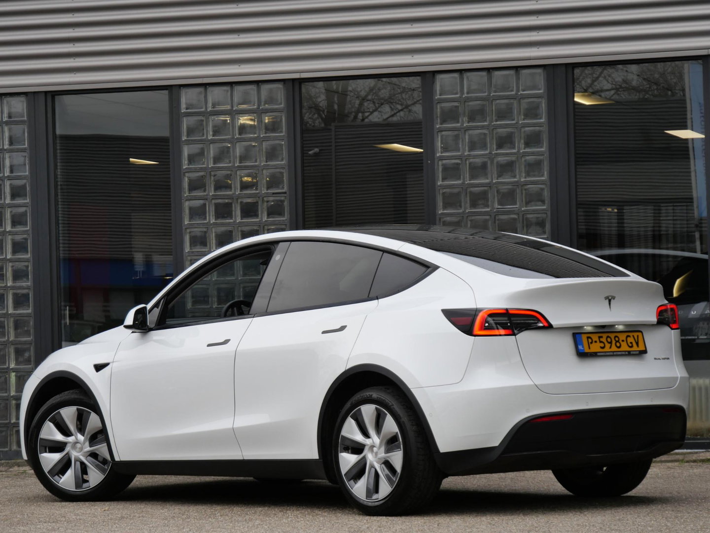 Tesla Model Y 75kWh AWD LONG RANGE/ ELEKT. KLEP/ PREMIUM AUDIO/ SOH 93%